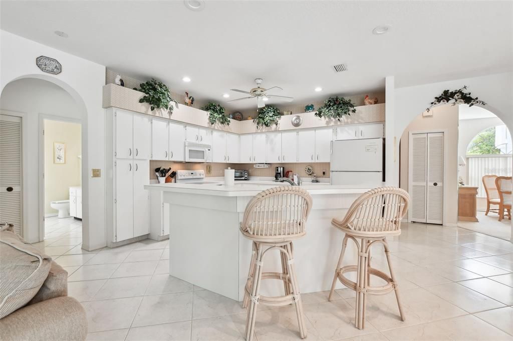 Recently Sold: $650,000 (3 beds, 4 baths, 2539 Square Feet)