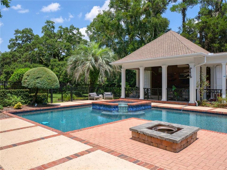 Recently Sold: $3,500,000 (5 beds, 5 baths, 5648 Square Feet)