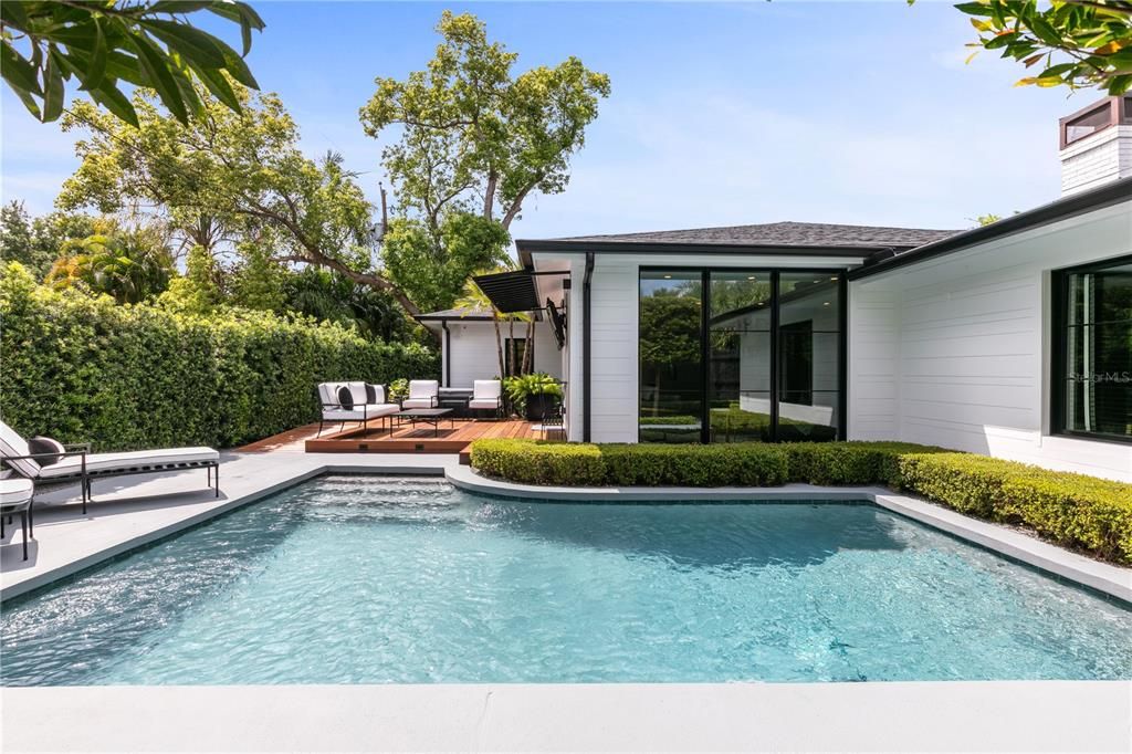 Recently Sold: $1,395,000 (3 beds, 3 baths, 2004 Square Feet)