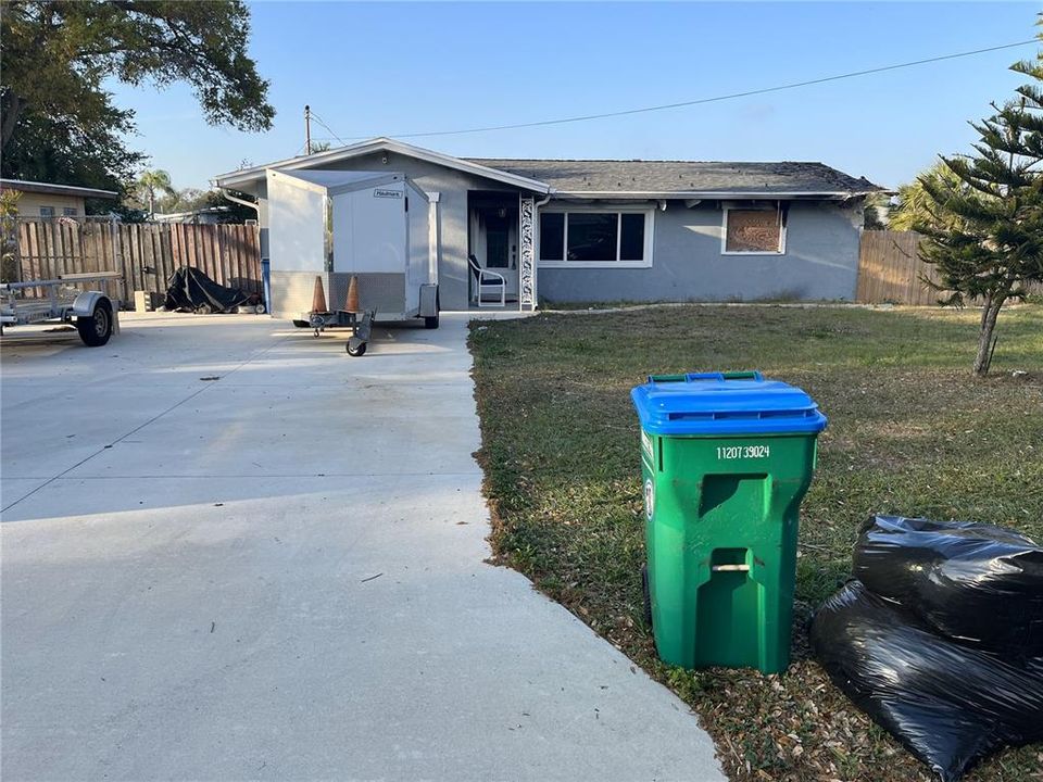 Recently Sold: $240,000 (3 beds, 2 baths, 1165 Square Feet)