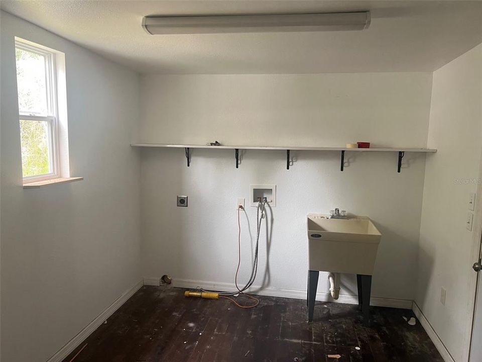 Vendido Recientemente: $135,000 (3 camas, 2 baños, 1474 Pies cuadrados)