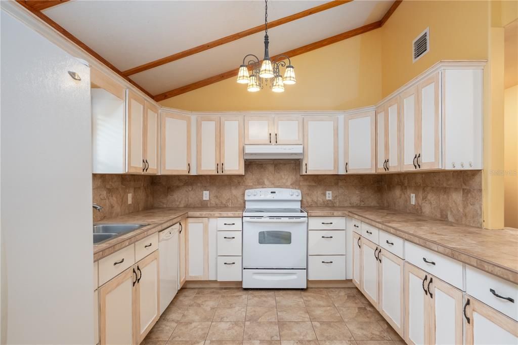 Recently Sold: $284,707 (2 beds, 2 baths, 1664 Square Feet)