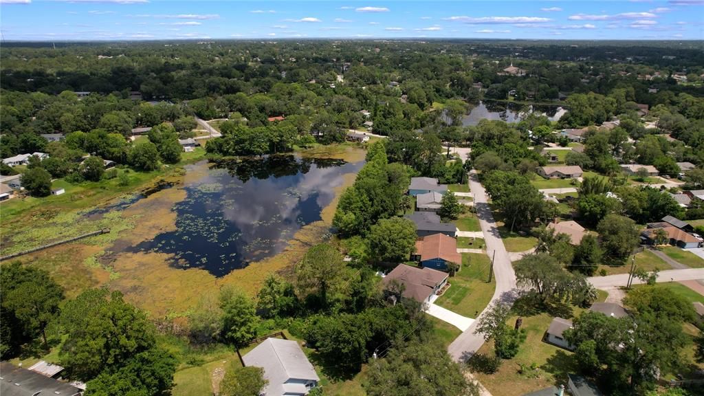 This friendly, established community is tucked away in the heart of Debary just minutes from I-4 and other major roadways. Enjoy easy access to other local Lakes, Bill Keller Park, recreation, trailheads, shopping, dining and more!