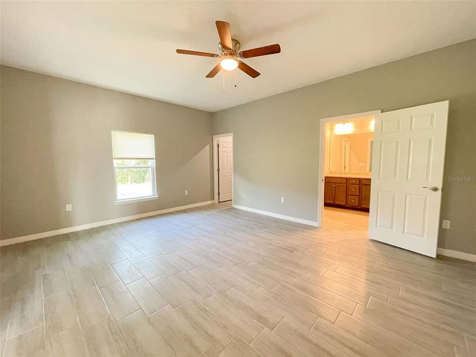 Recently Rented: $1,999 (3 beds, 2 baths, 1475 Square Feet)