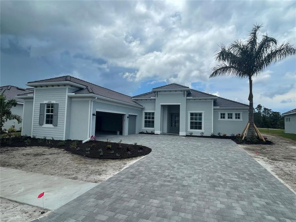 Recently Sold: $779,498 (3 beds, 2 baths, 2395 Square Feet)
