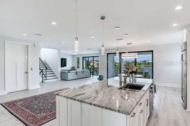 Recently Sold: $3,900,000 (5 beds, 5 baths, 4100 Square Feet)