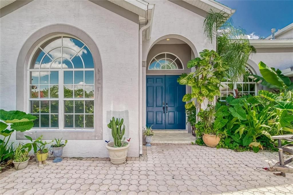 Recently Sold: $690,000 (5 beds, 3 baths, 3890 Square Feet)