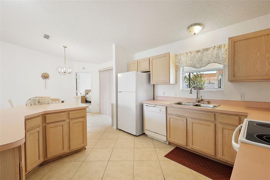 Recently Sold: $285,000 (2 beds, 2 baths, 1148 Square Feet)