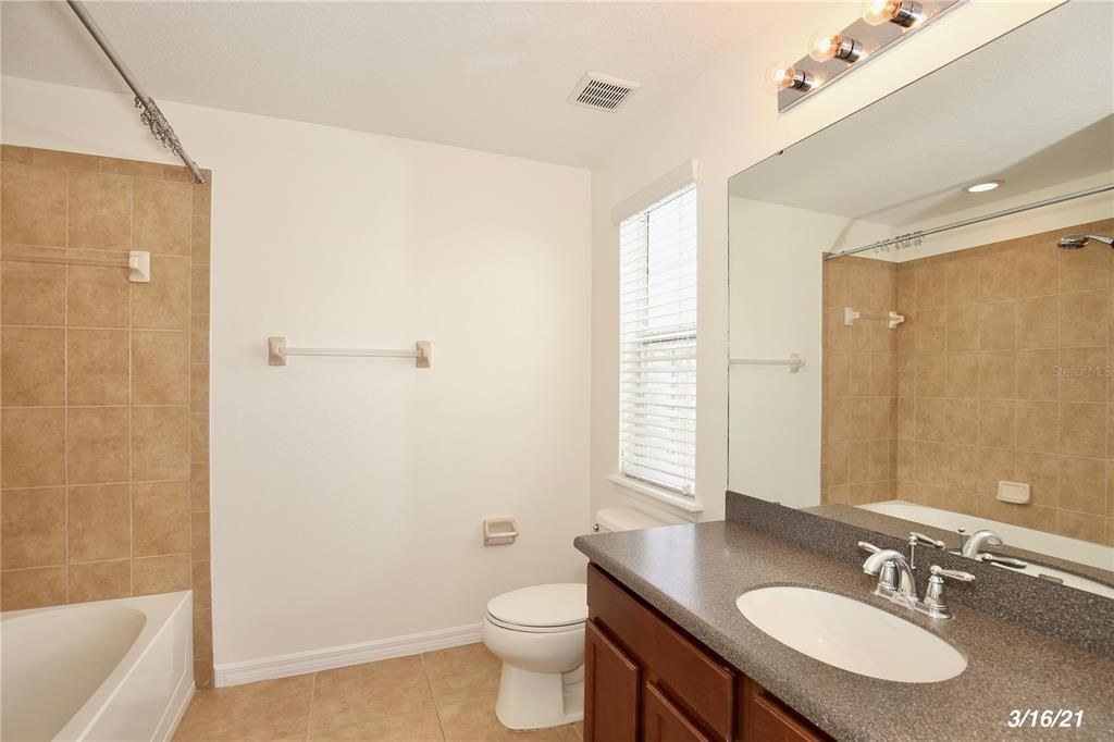 最近租的: $3,635 (4 贝兹, 3 浴室, 2021 平方英尺)