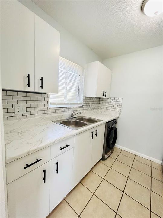 Recently Rented: $1,445 (2 beds, 1 baths, 750 Square Feet)
