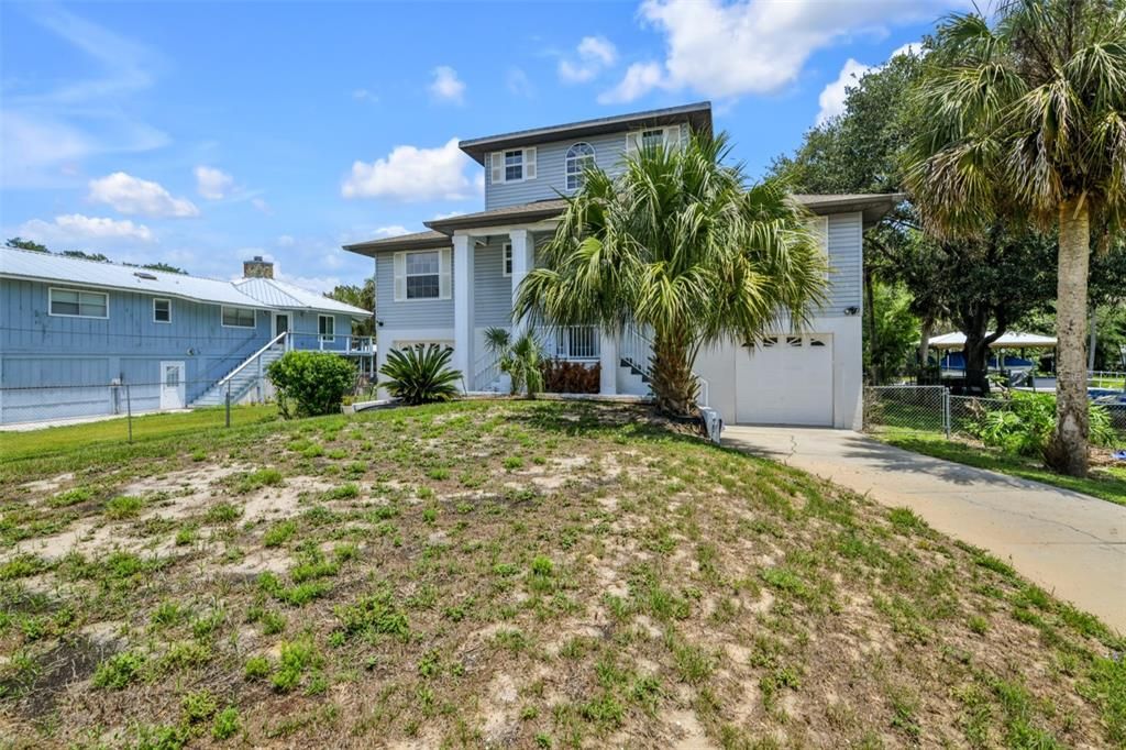 Recently Sold: $575,000 (3 beds, 2 baths, 2238 Square Feet)