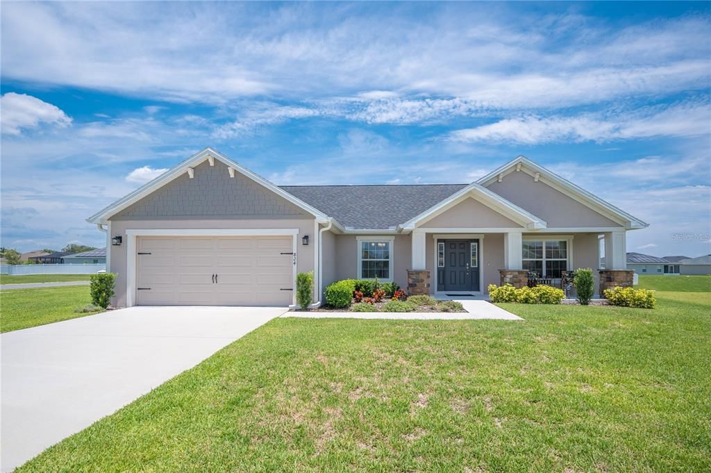 Recently Sold: $350,000 (3 beds, 2 baths, 1878 Square Feet)