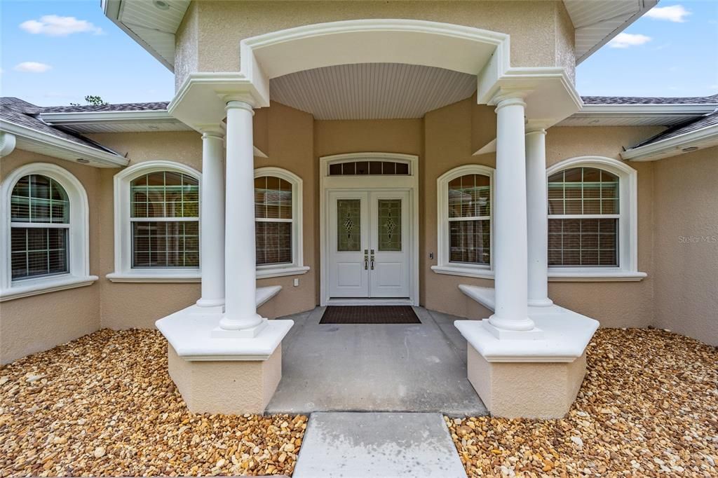 Recently Sold: $647,000 (3 beds, 3 baths, 3307 Square Feet)