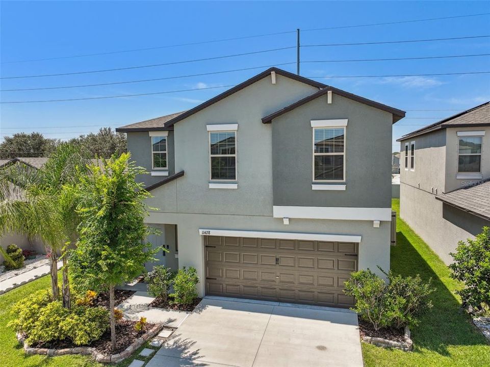 Recently Sold: $410,000 (4 beds, 2 baths, 1914 Square Feet)