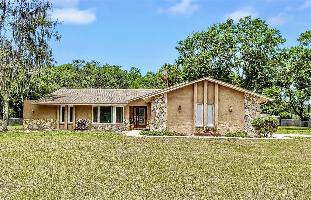 Недавно продано: $524,000 (3 спален, 2 ванн, 1960 Квадратных фут)