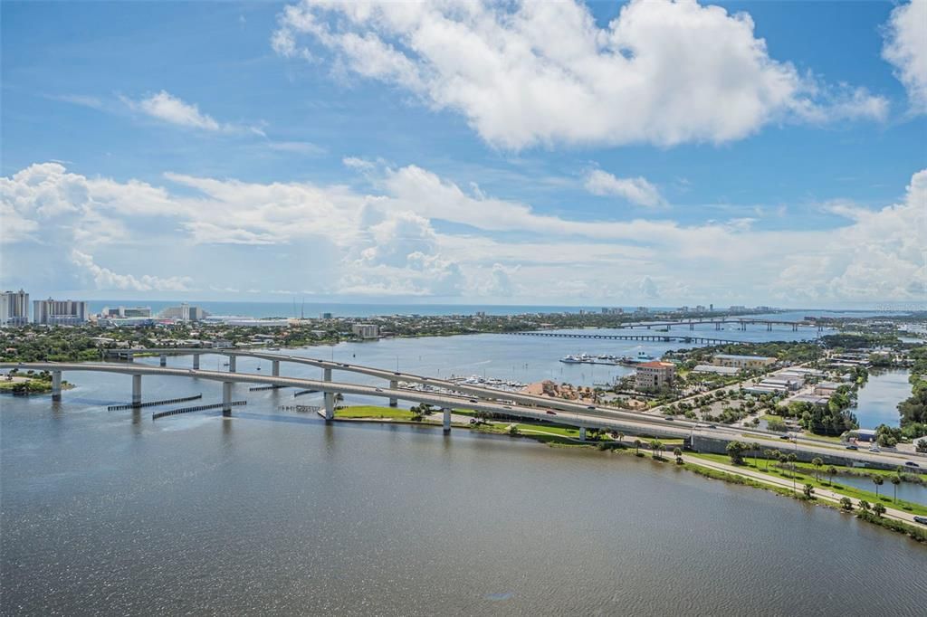 合同活跃: $439,000 (3 贝兹, 3 浴室, 2079 平方英尺)