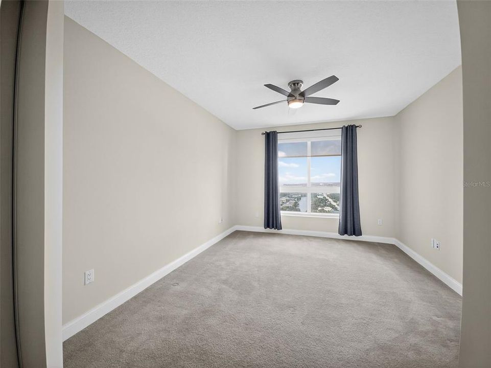 合同活跃: $439,000 (3 贝兹, 3 浴室, 2079 平方英尺)