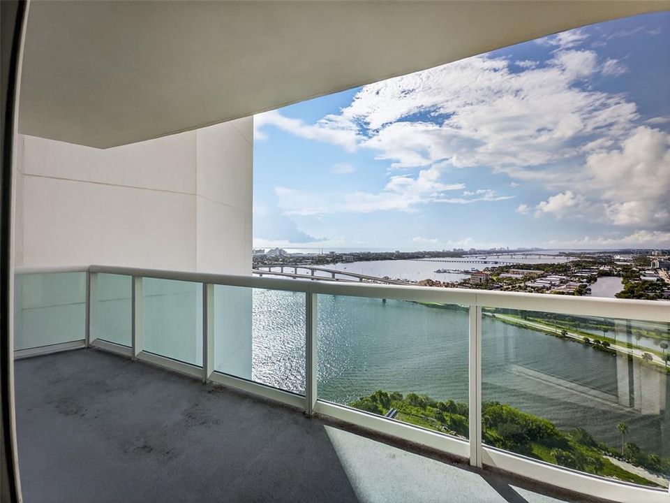 合同活跃: $439,000 (3 贝兹, 3 浴室, 2079 平方英尺)