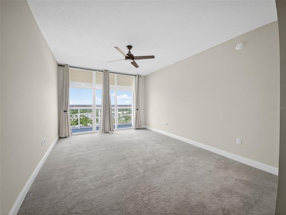 合同活跃: $439,000 (3 贝兹, 3 浴室, 2079 平方英尺)