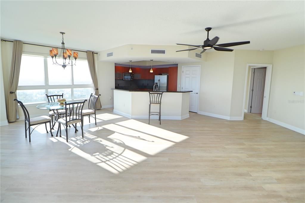 For Sale: $550,000 (3 beds, 3 baths, 2079 Square Feet)