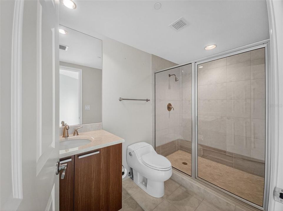 合同活跃: $439,000 (3 贝兹, 3 浴室, 2079 平方英尺)