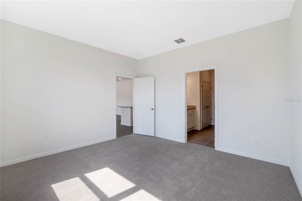 Recently Sold: $357,990 (3 beds, 2 baths, 1589 Square Feet)