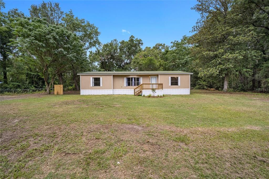 Recently Sold: $185,000 (3 beds, 2 baths, 1512 Square Feet)