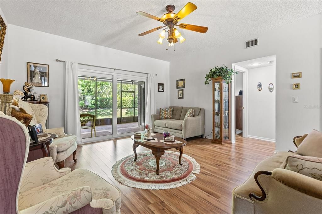 Recently Sold: $425,000 (3 beds, 2 baths, 1848 Square Feet)