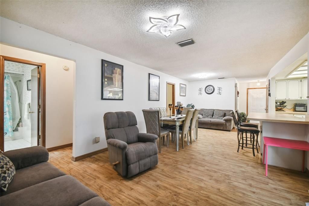 Recently Sold: $399,000 (3 beds, 2 baths, 1700 Square Feet)