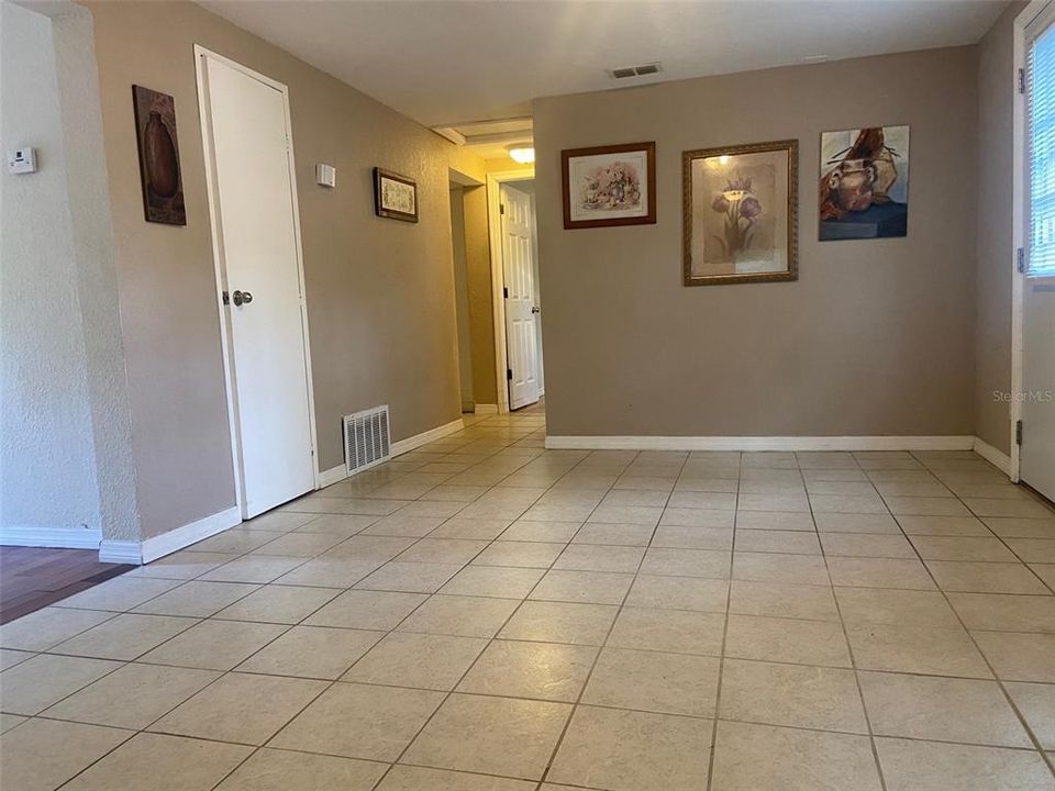 Recently Sold: $170,000 (3 beds, 1 baths, 1080 Square Feet)
