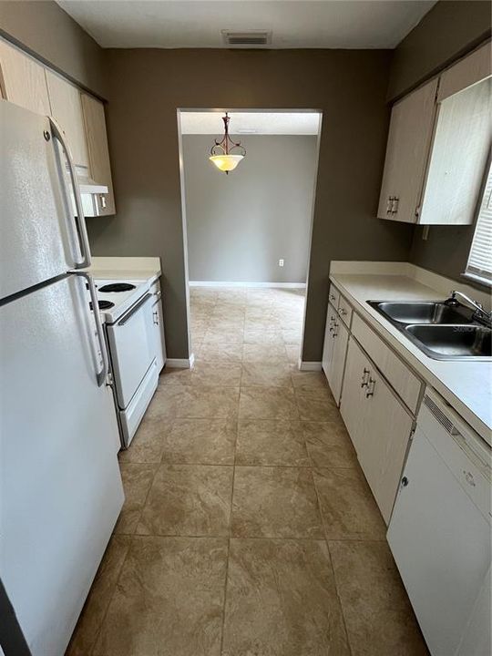 Recently Rented: $1,690 (3 beds, 2 baths, 1232 Square Feet)
