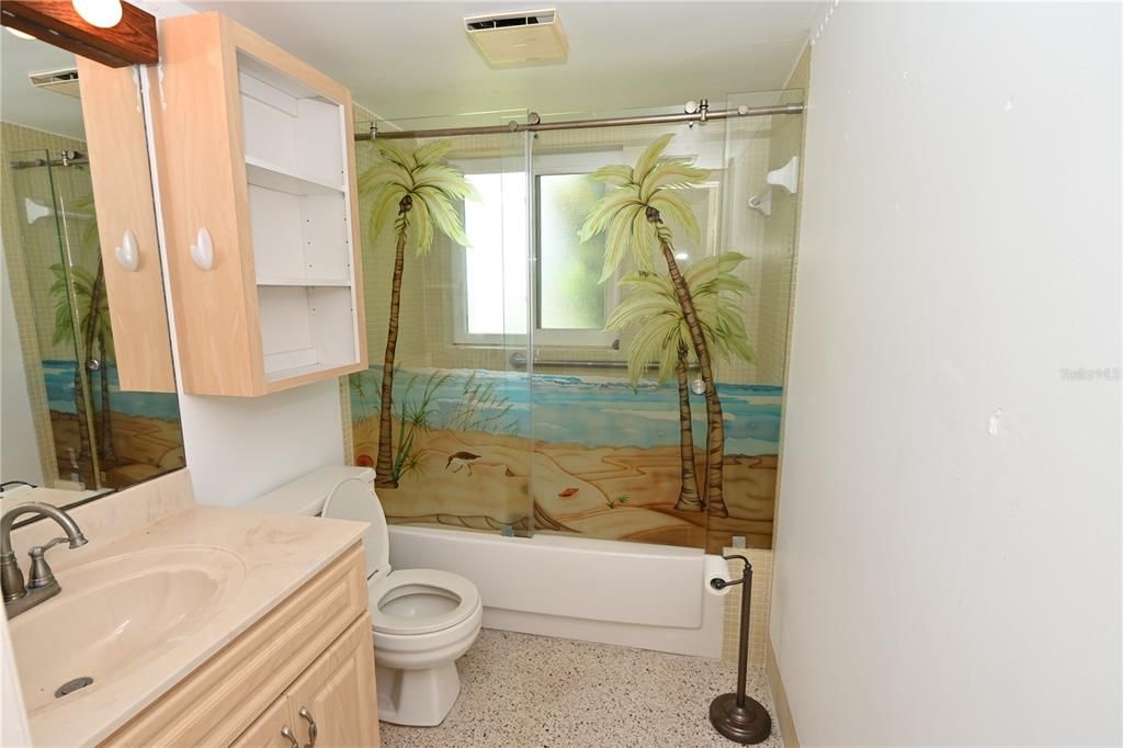 最近售出: $700,000 (3 贝兹, 2 浴室, 1227 平方英尺)