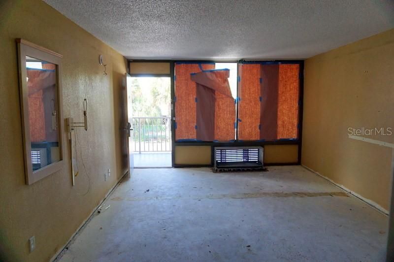 Recently Sold: $39,900 (1 beds, 1 baths, 325 Square Feet)
