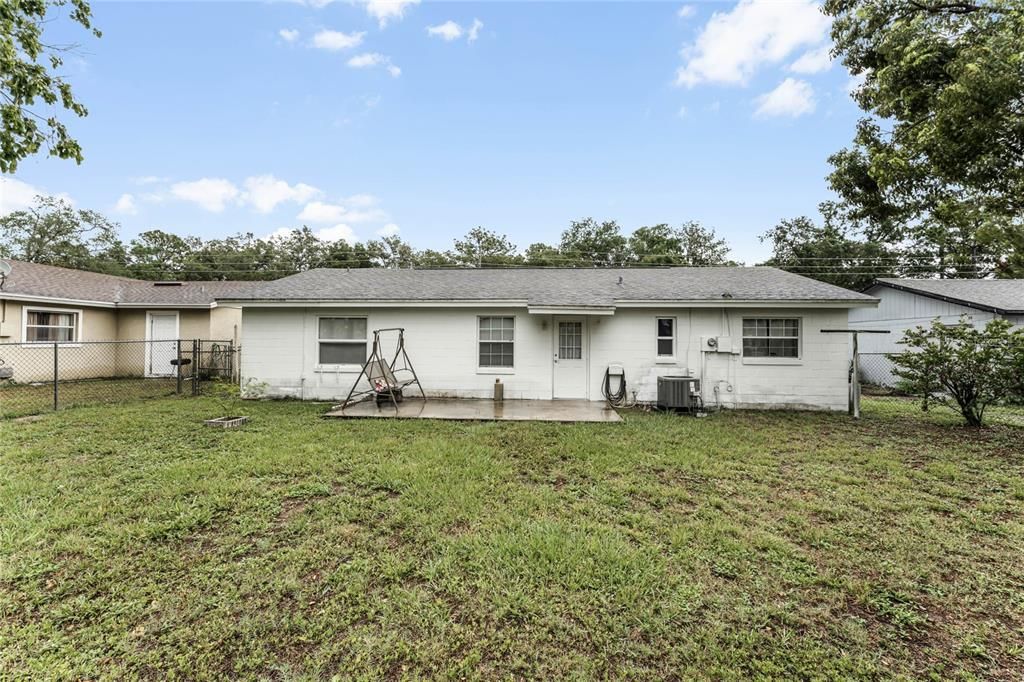 Recently Sold: $285,000 (3 beds, 1 baths, 1071 Square Feet)