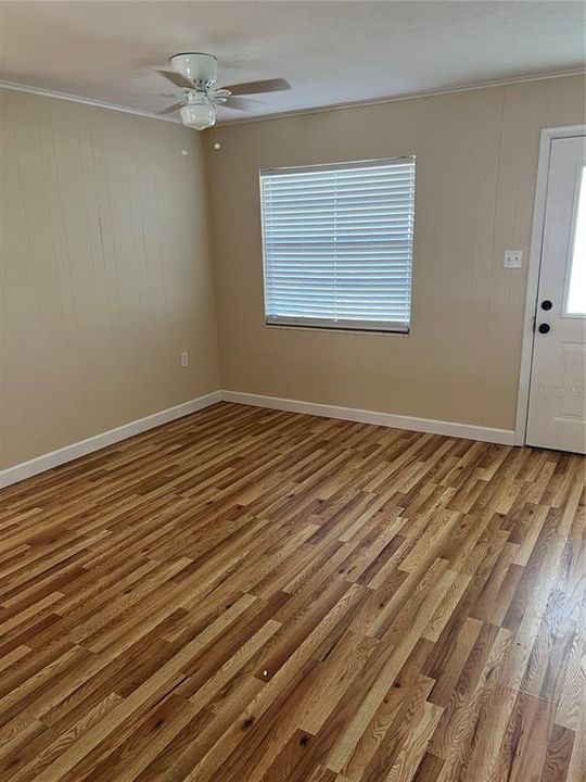 Recently Rented: $1,600 (2 beds, 1 baths, 876 Square Feet)