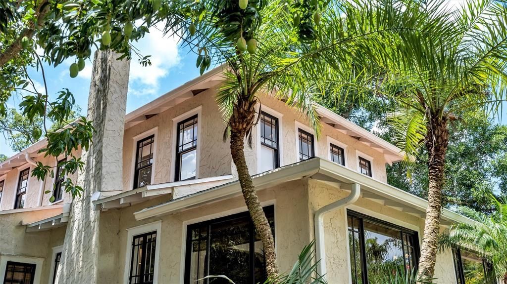 Vendido Recientemente: $949,900 (4 camas, 4 baños, 4656 Pies cuadrados)