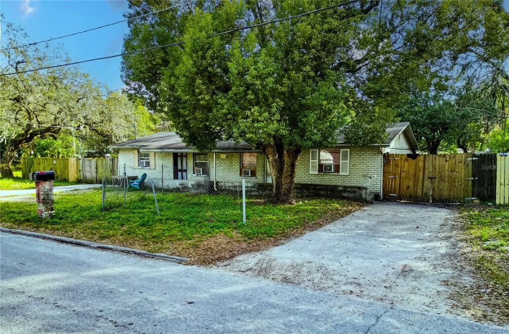 Recently Sold: $290,000 (4 beds, 0 baths, 1300 Square Feet)