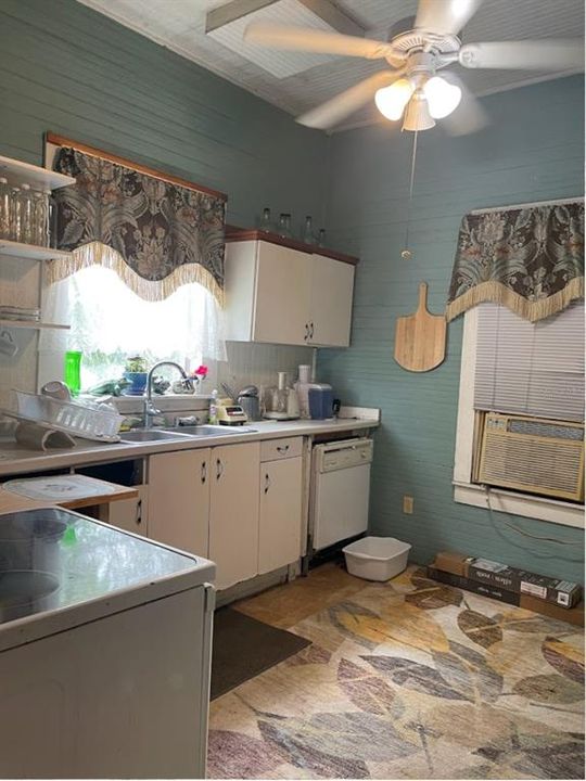 Recently Sold: $175,000 (3 beds, 1 baths, 1244 Square Feet)