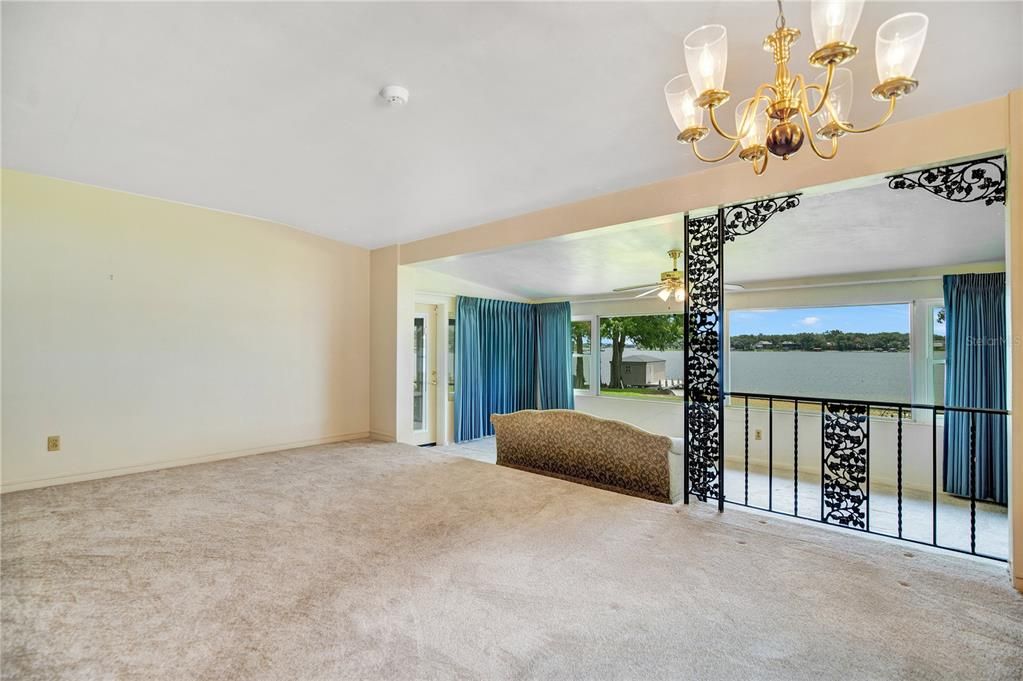 Recently Sold: $1,200,000 (3 beds, 2 baths, 1556 Square Feet)