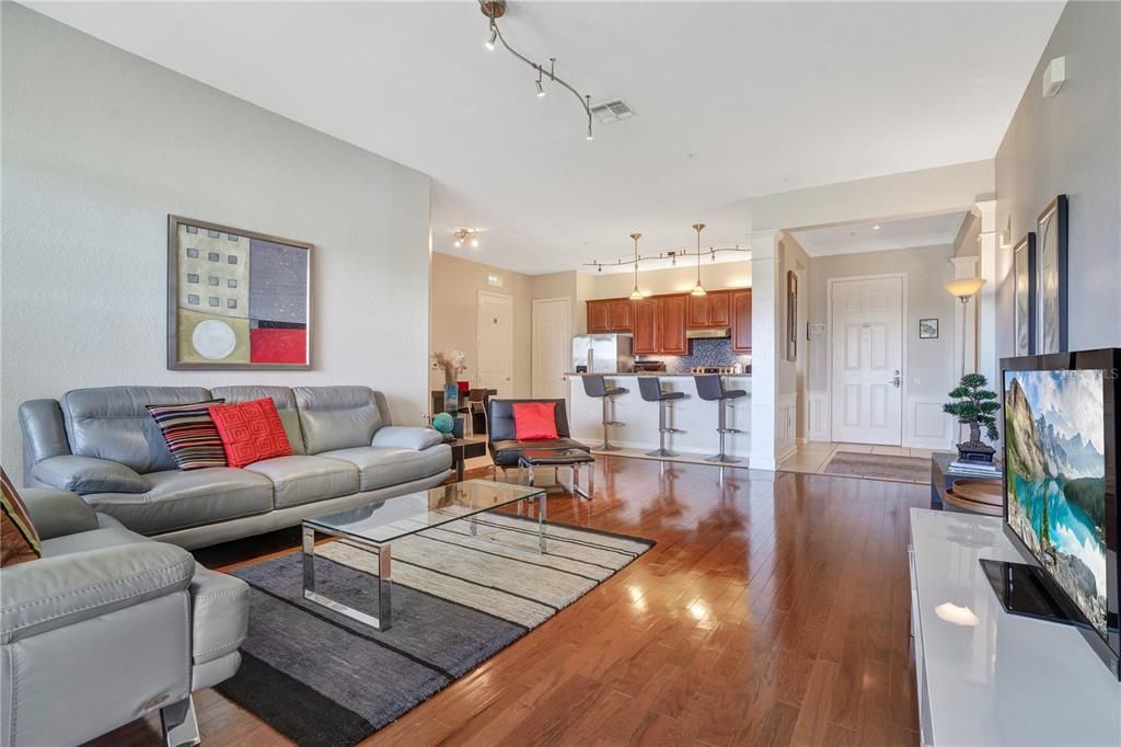 Recently Sold: $589,000 (3 beds, 2 baths, 2001 Square Feet)