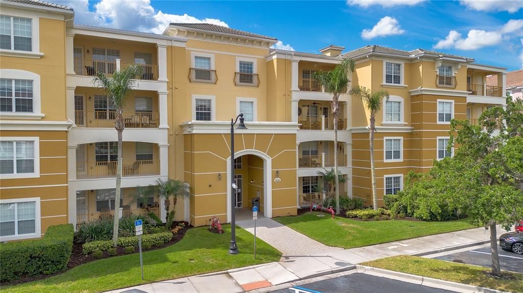 Recently Sold: $589,000 (3 beds, 2 baths, 2001 Square Feet)