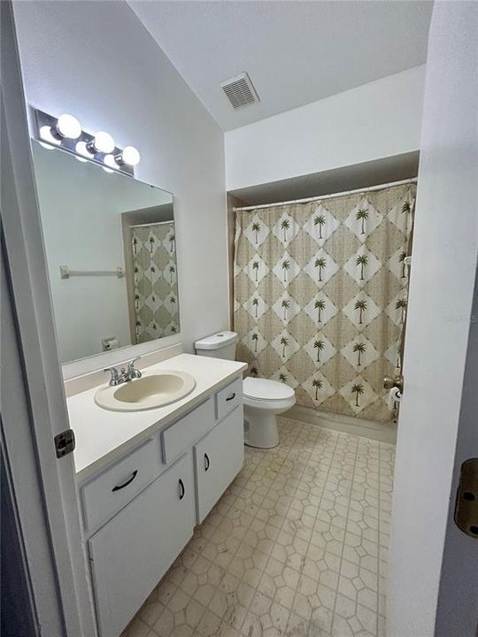 最近售出: $240,000 (3 贝兹, 2 浴室, 1244 平方英尺)