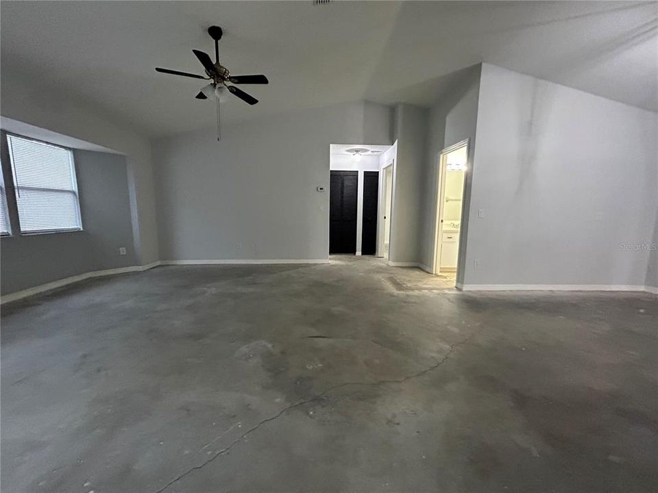 Recently Sold: $240,000 (3 beds, 2 baths, 1244 Square Feet)