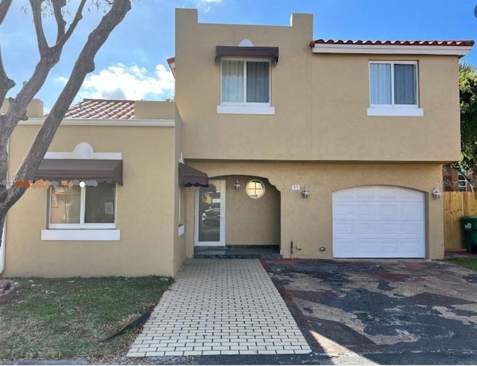 Recently Sold: $450,000 (2 beds, 2 baths, 1228 Square Feet)