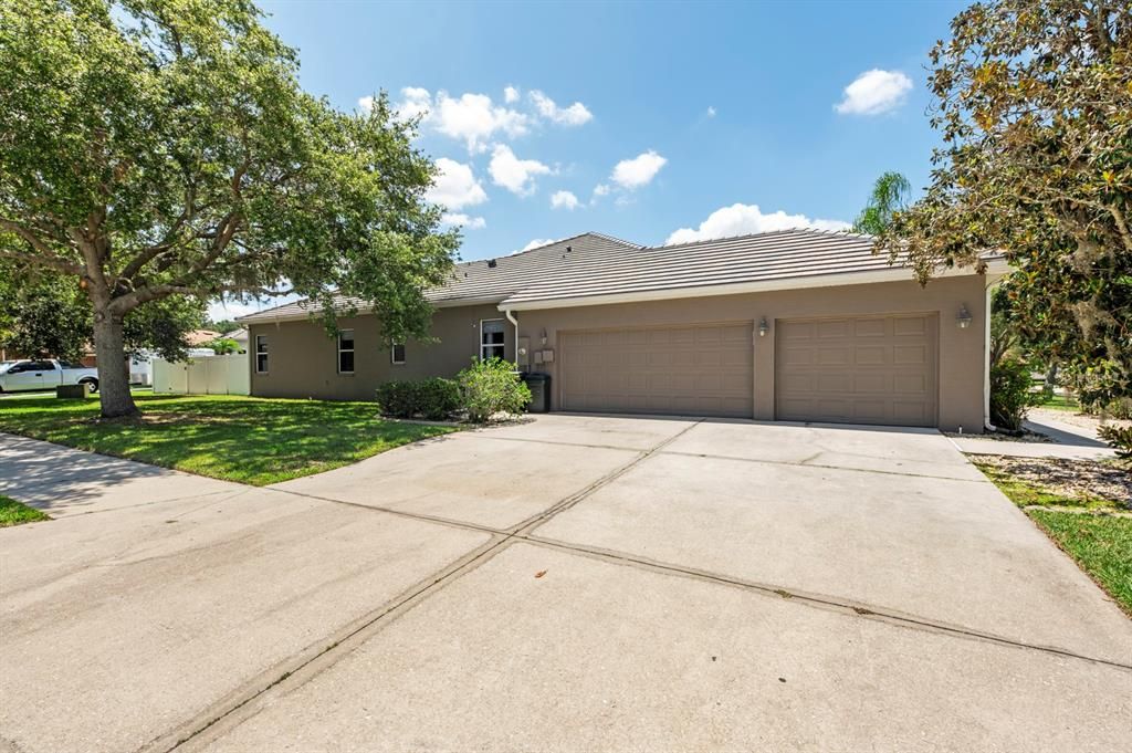Recently Sold: $589,000 (4 beds, 3 baths, 2430 Square Feet)