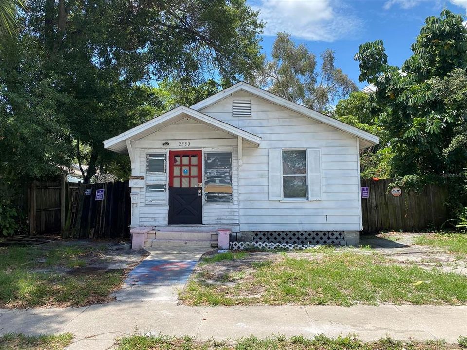 Recently Sold: $330,000 (4 beds, 2 baths, 1320 Square Feet)