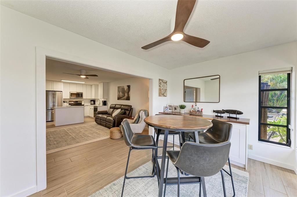 Recently Sold: $450,000 (1 beds, 2 baths, 918 Square Feet)