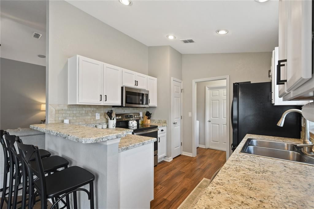 Recently Sold: $324,990 (3 beds, 2 baths, 1596 Square Feet)