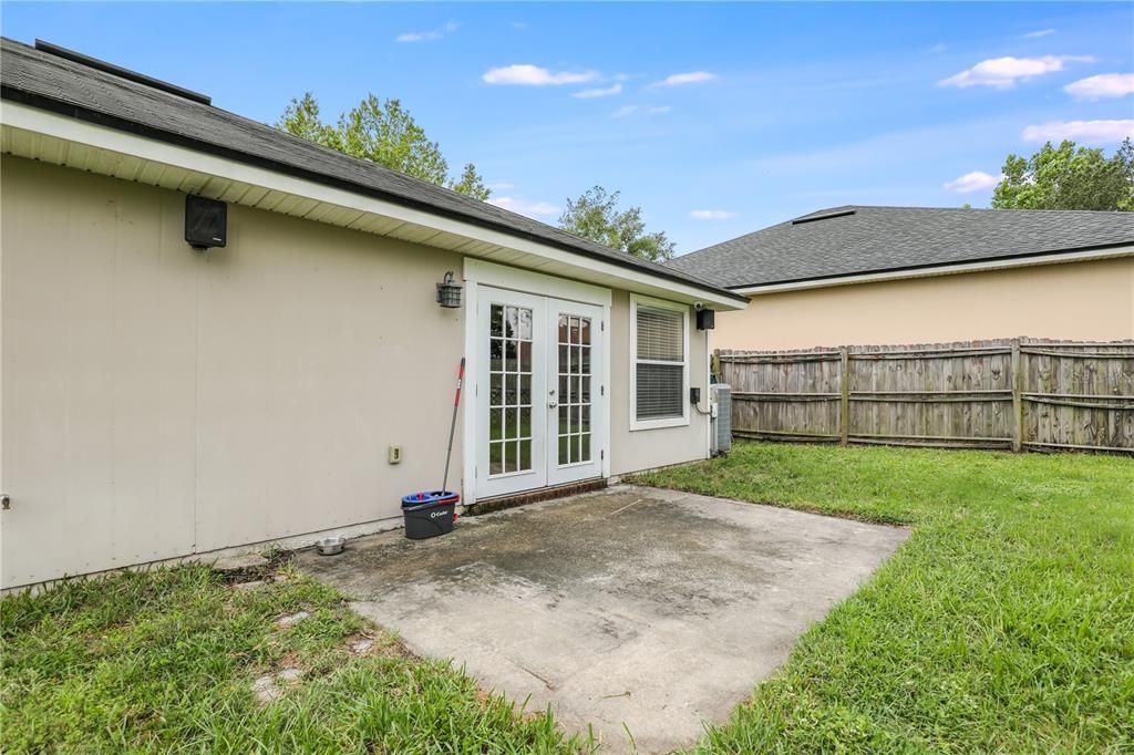 Recently Sold: $285,000 (3 beds, 2 baths, 1453 Square Feet)