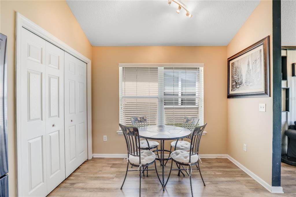 Recently Sold: $285,000 (3 beds, 2 baths, 1453 Square Feet)